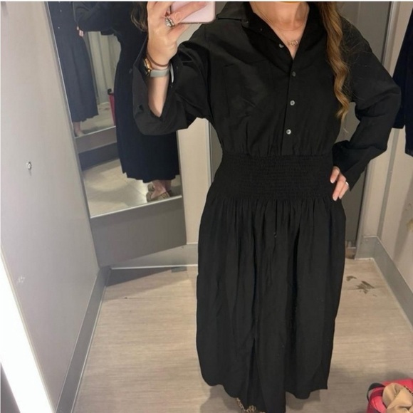 Women's Collared Long Sleeve Smocked
Midi Shirtdress - Future
Collective new 🆕 - Picture 3 of 7
